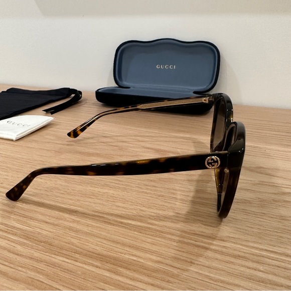 Authentic Gucci Sunglasses - Picture 5 of 7